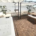 Sunset - Jacuzzi & Grill ماربيا